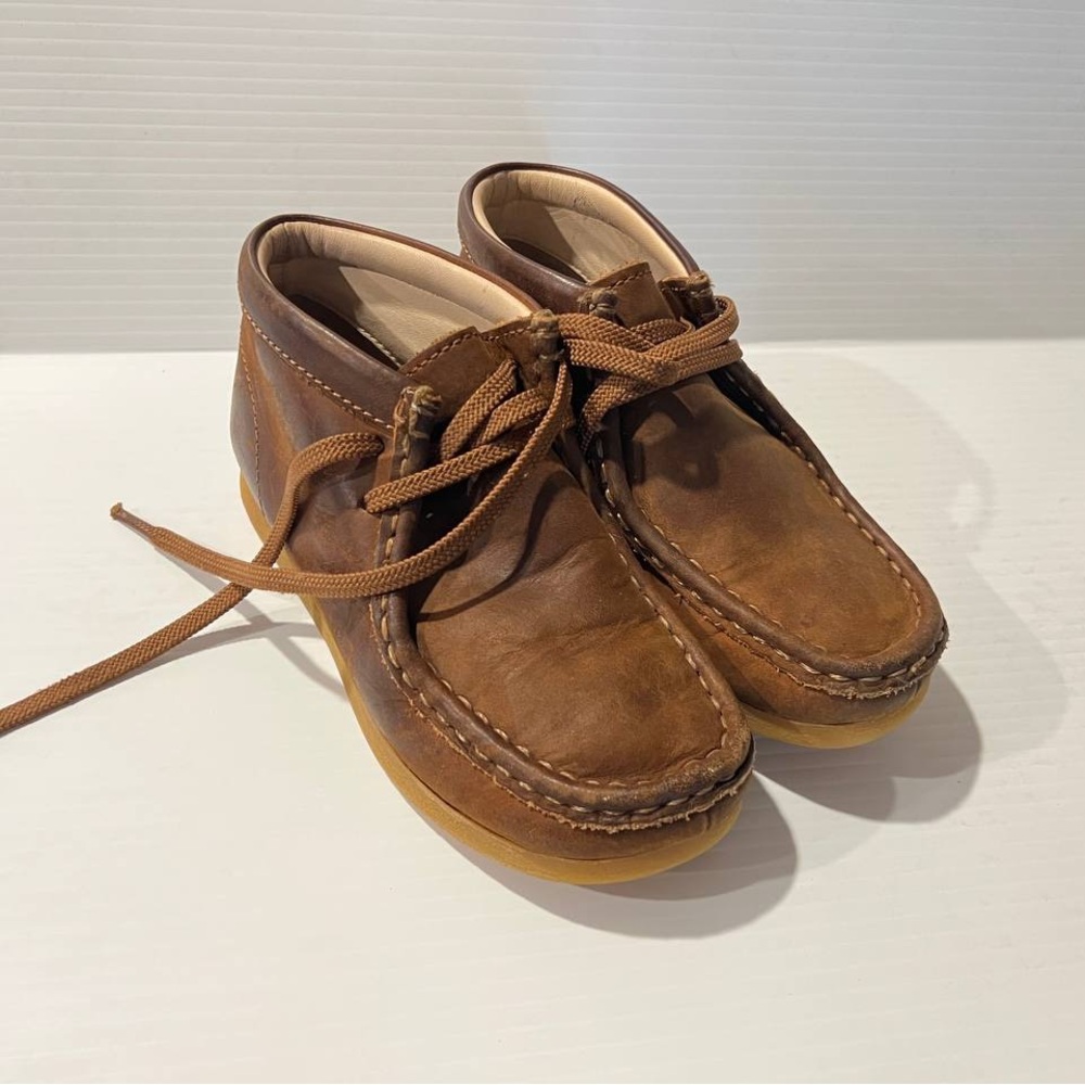 Brown Leather Moccasins with Moccasin Toe and Laces